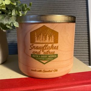 🍀5/$45🍀 BBW Snowflakes & Citrus 3 Wick Candle